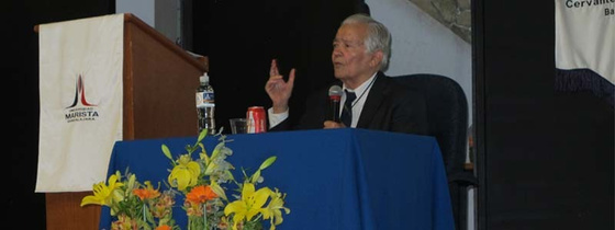 Ramiro Iglesias Leal durante una conferencia. Fuente: Ciencia MX.