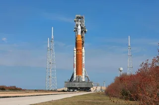 Transportador del Artemis II SLS. © NASA.