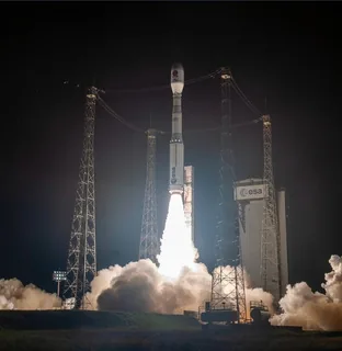 Lanzamiento de la misión Shenzhou-23.